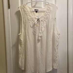 Torrid White Lace Neckline Polyester Pique SL Blouse with Tassel ties 2X